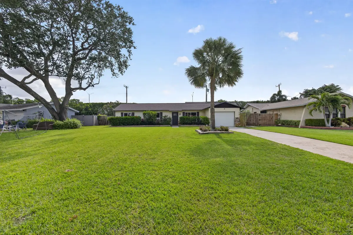 9820 Jonquil Circle N, Palm Beach Gardens, FL 33410 - #1