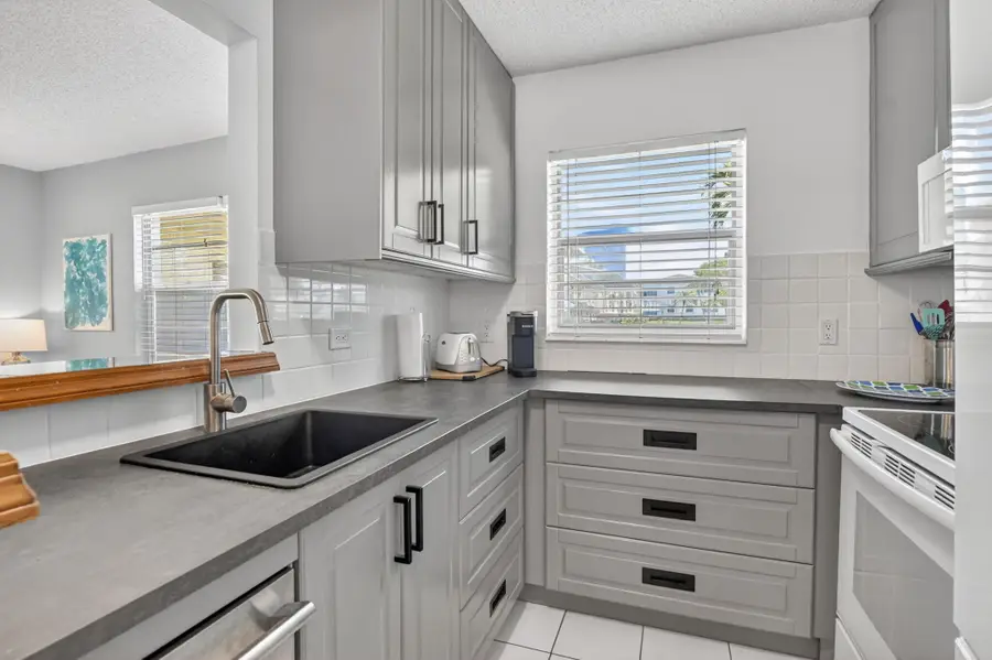 492 W Tilford, Deerfield Beach, FL 33442 - #2