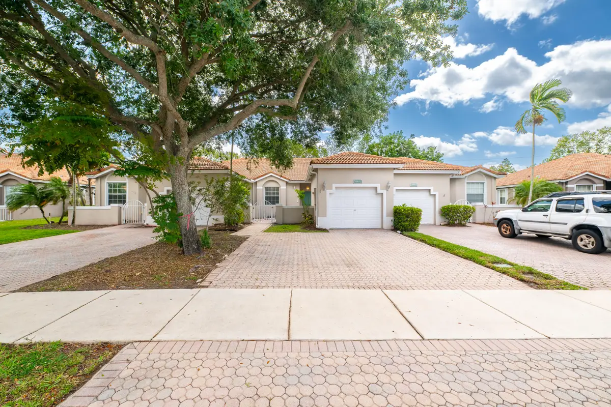 2590 E Aragon Boulevard #2, Sunrise, FL 33313 - #1