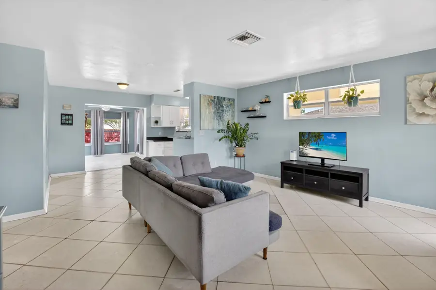 144 NW 9th Avenue, Delray Beach, FL 33444 - #2
