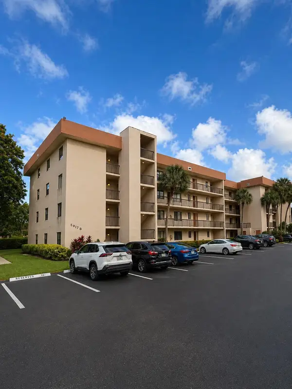 5917 Va Vermilya #406, Atlantis, FL 33462