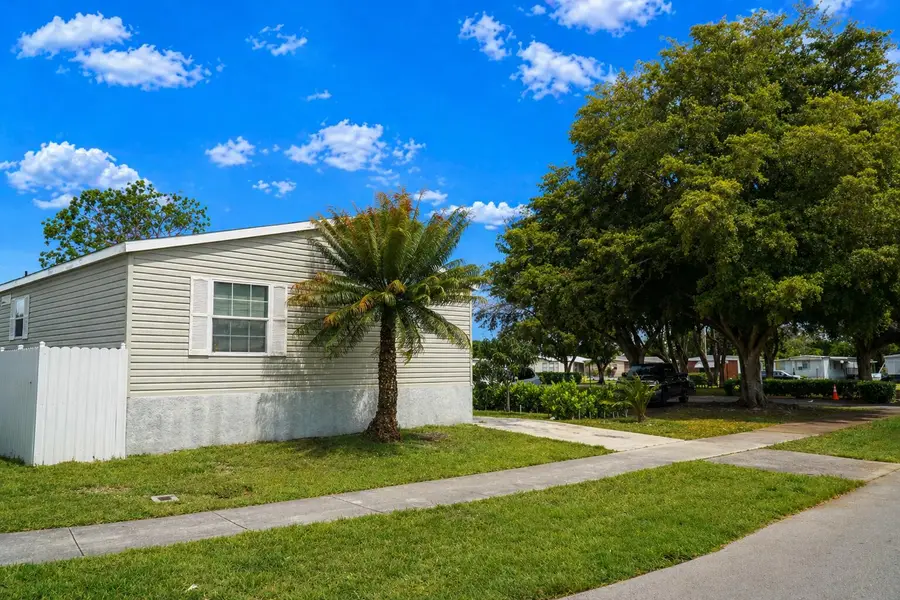 620 NW 215th Avenue, Pembroke Pines, FL 33029 - #3