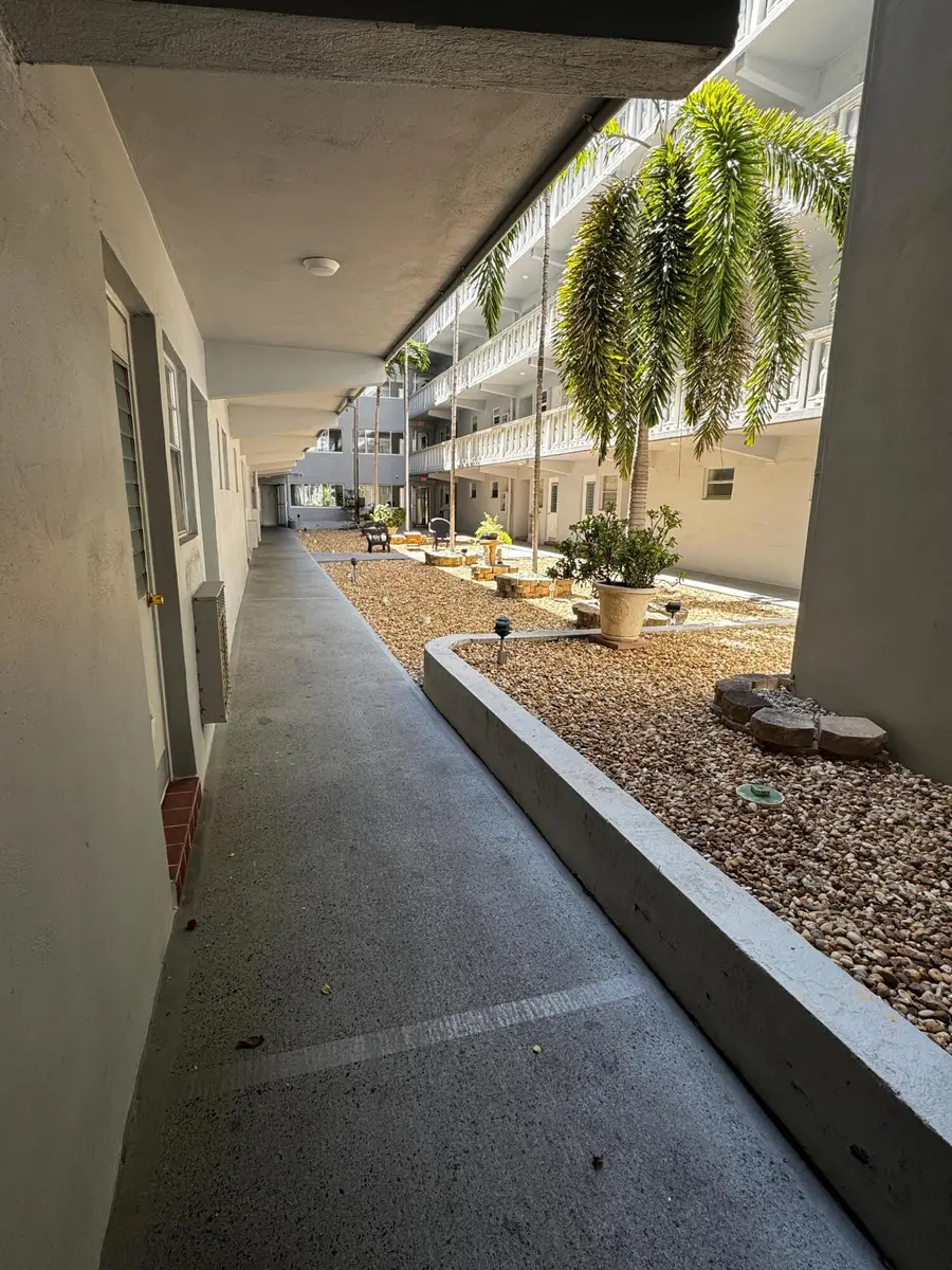 329 SE 3rd Street #105r, Hallandale Beach, FL 33009 - #2