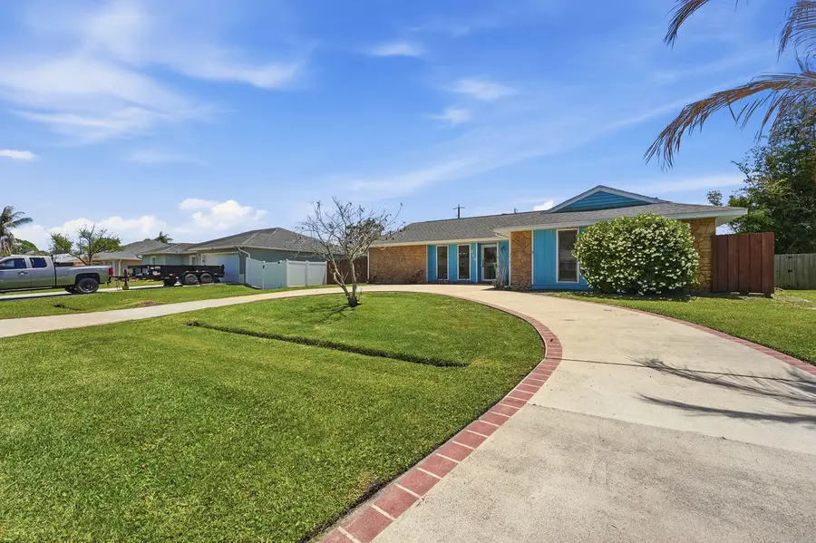 814 SE Celtic Avenue, Port Saint Lucie, FL 34983 - #3