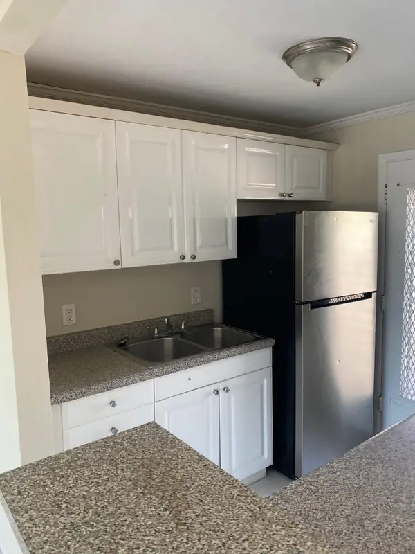 1450 E Sample Road #211, Pompano Beach, FL 33064