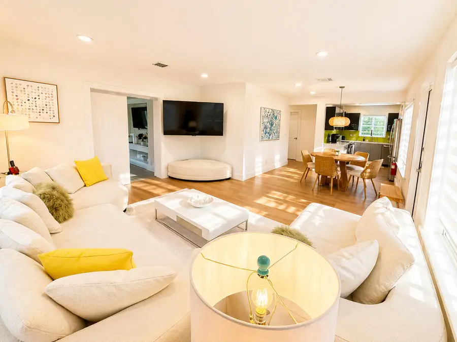 800 SE 11th Court, Fort Lauderdale, FL 33316 - #2