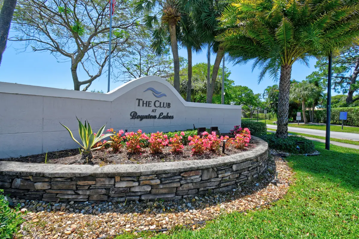 4 Knightsbridge Lane, Boynton Beach, FL 33426 - #1