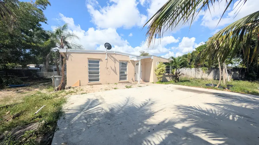 490 Tulip Tree Drive, Lake Worth, FL 33462 - #2