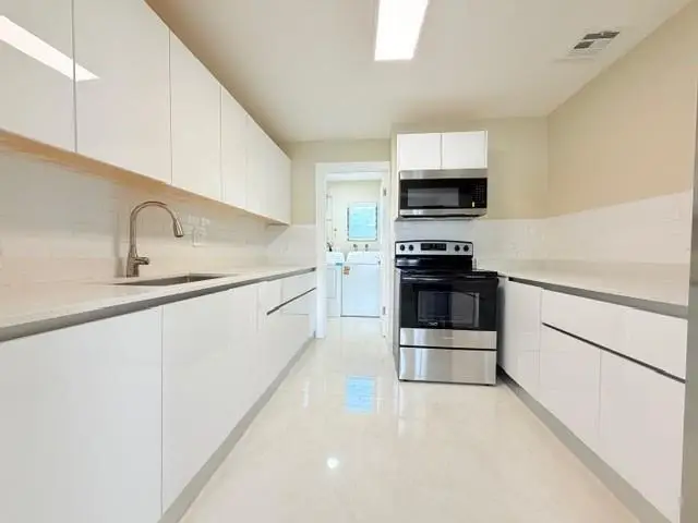 53 NE 16th Place, Fort Lauderdale, FL 33305 - #3