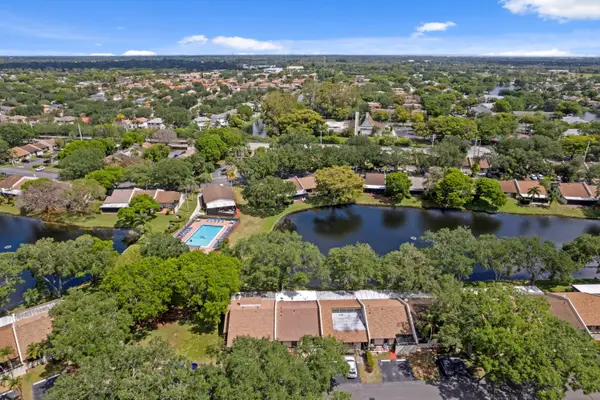 9709 NW 16th Street, Pembroke Pines, FL 33024