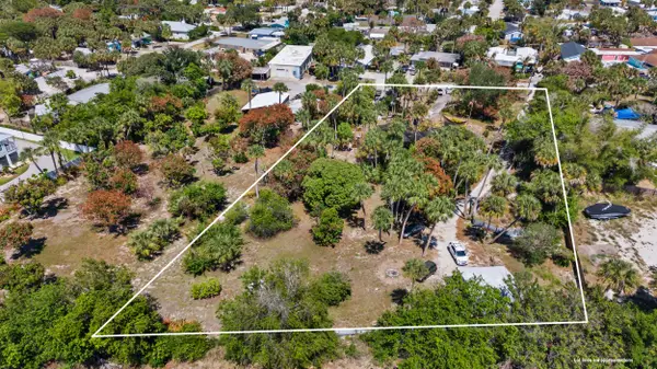 2614 NE Palm Avenue, Jensen Beach, FL 34957