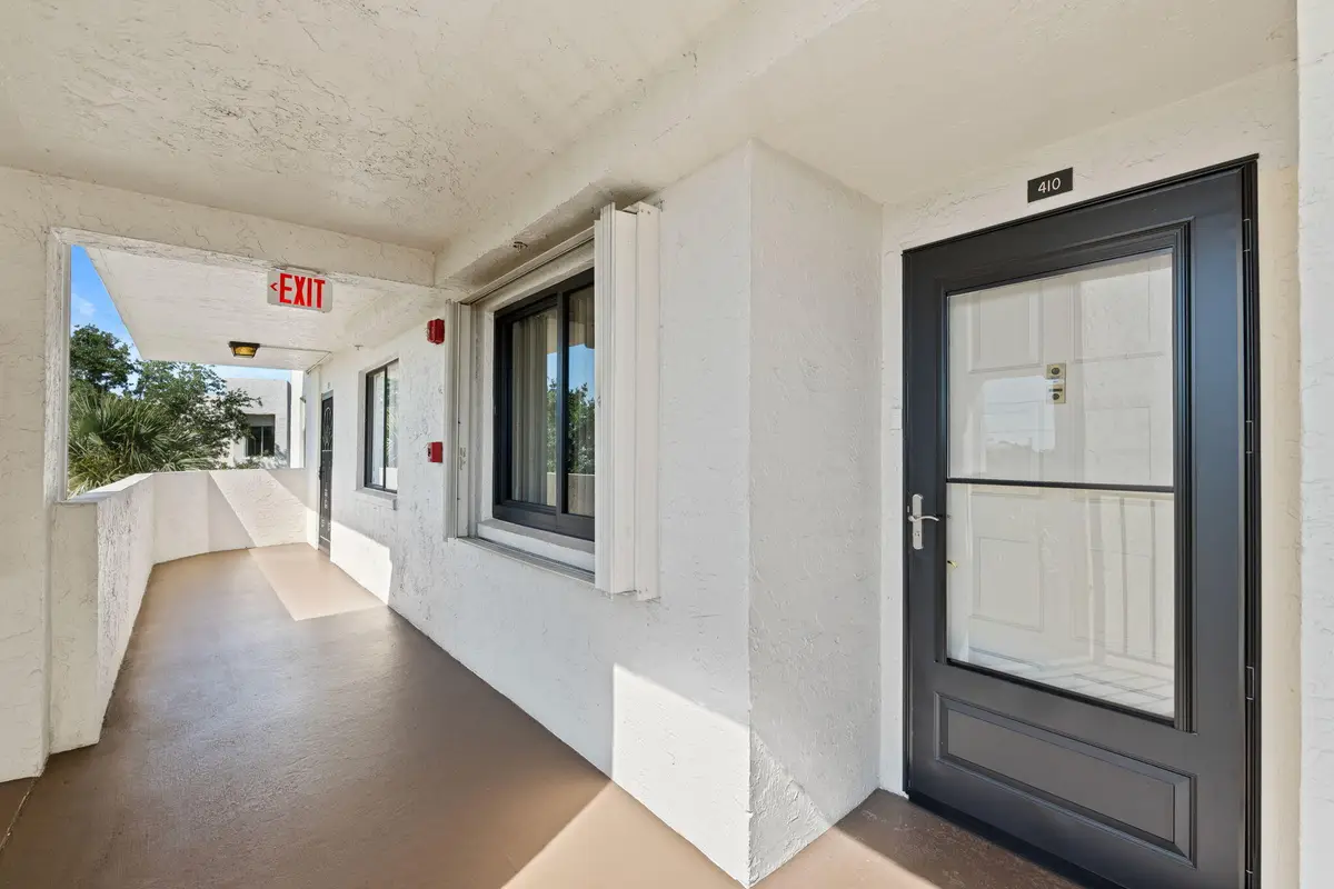 3138 Via Poinciana #410, Lake Worth, FL 33467 - #1