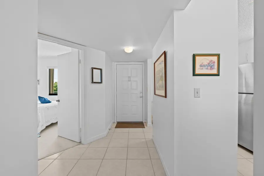 3138 Via Poinciana #410, Lake Worth, FL 33467 - #3