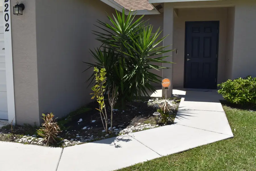 2202 SE Lucaya Street, Port Saint Lucie, FL 34952 - #2