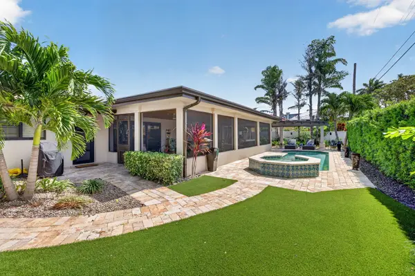 1642 SE 7th Street, Deerfield Beach, FL 33441
