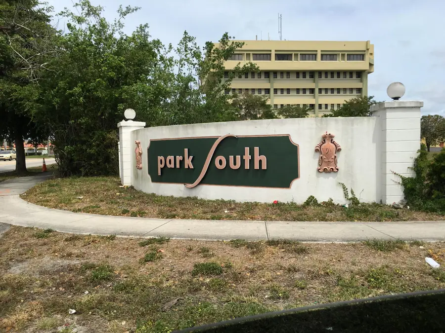 1590 NW 43rd Apt 310 Avenue, Lauderhill, FL 33313 - #3