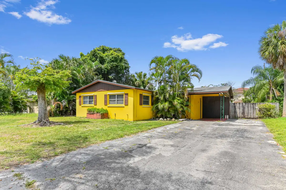 877 Sarazen Drive, West Palm Beach, FL 33413 - #1