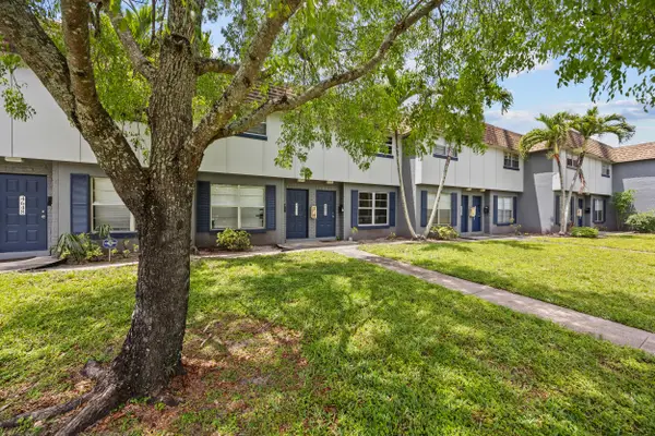 4656 NW 9th Drive #4656, Plantation, FL 33317