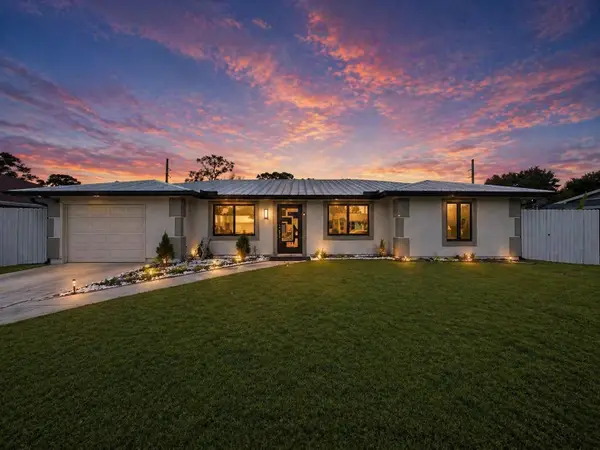 568 SE Chapman Avenue, Port St Lucie, FL 34984