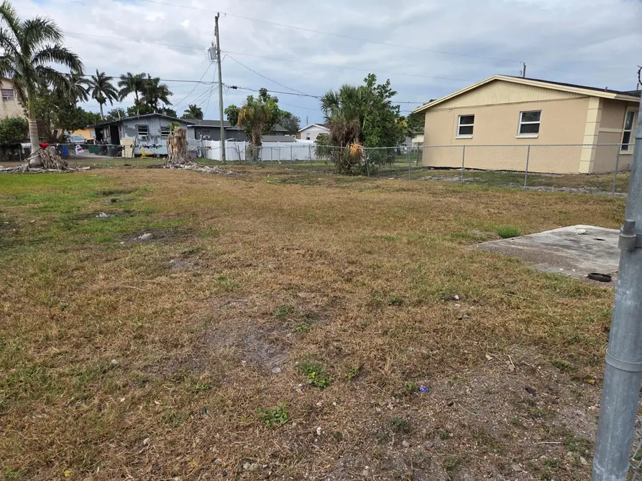 640 SW 6th Street, Belle Glade, FL 33430 - #3