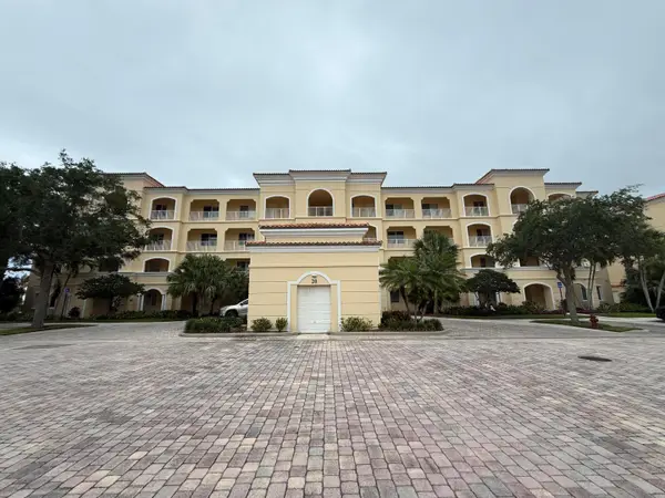 20 Harbour Isle Drive W #Ph01, Fort Pierce, FL 34949