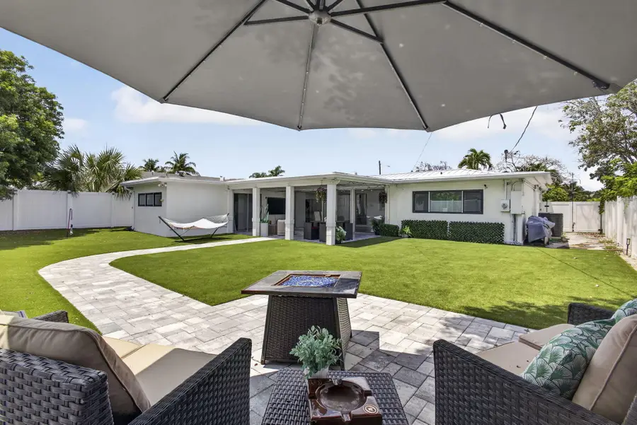 326 Alhambra Place, West Palm Beach, FL 33405 - #2