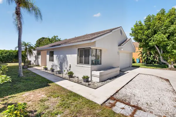 7 Kyle Way, Boynton Beach, FL 33426