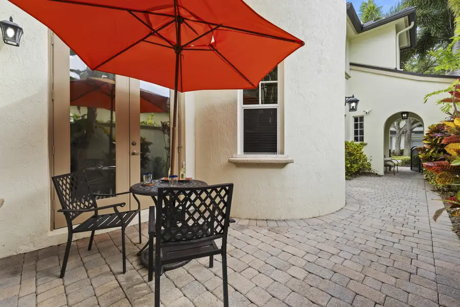 834 Madison Court, Palm Beach Gardens, FL 33410 - #2