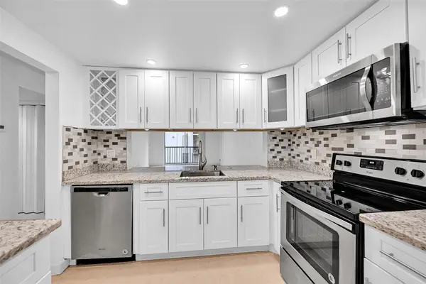 7173 Orange Drive #215b, Davie, FL 33314