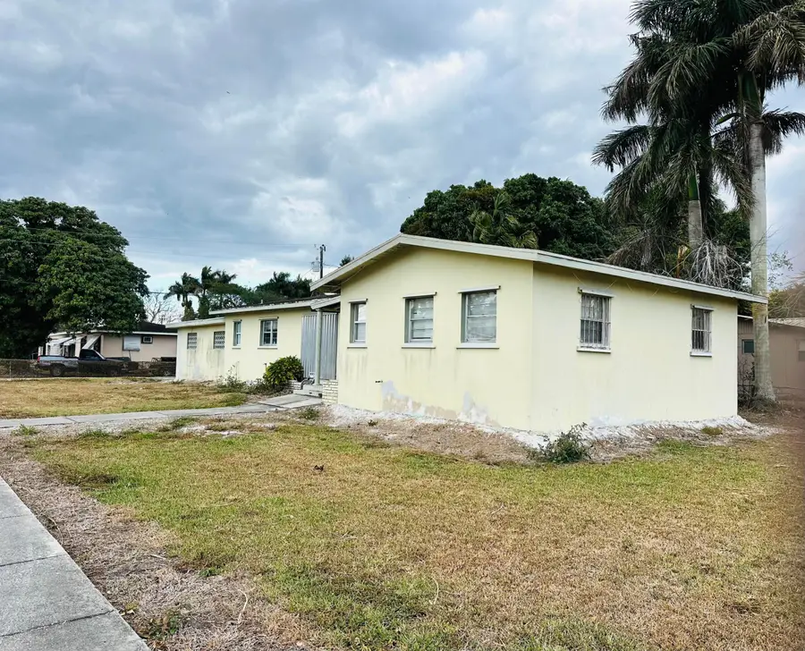 779 Barack Obama Boulevard, Pahokee, FL 33476 - #2
