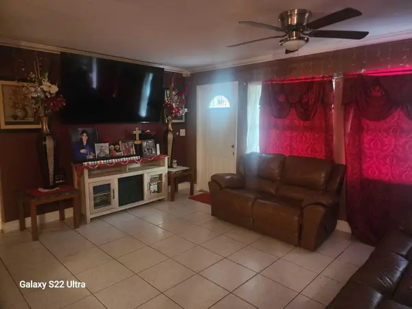 1441 W Central Street, Lantana, FL 33462