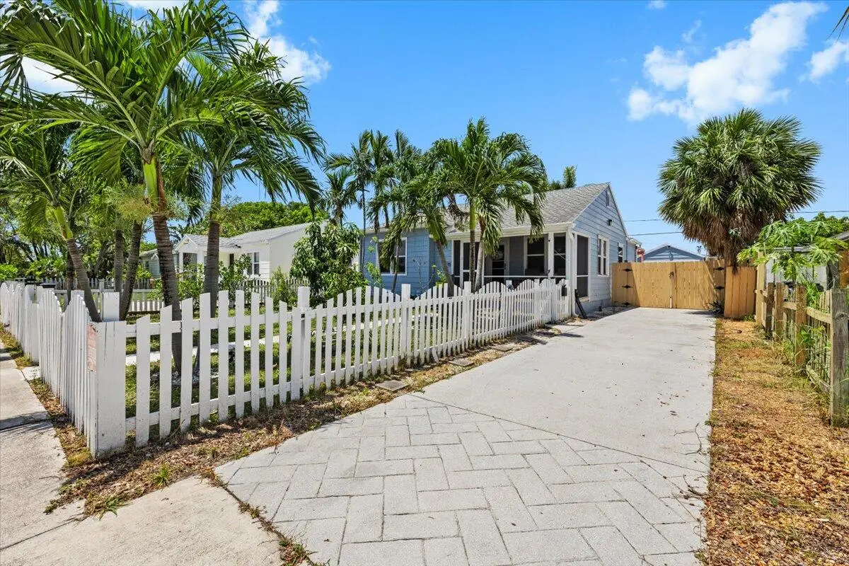 915 N K Street, Lake Worth Beach, FL 33460 - #1