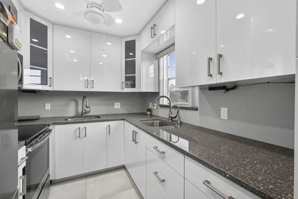 160 Easthampton, West Palm Beach, FL 33417