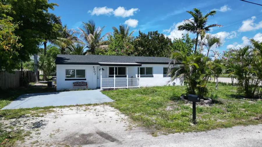 6507 Alexander Road, West Palm Beach, FL 33413 - #2