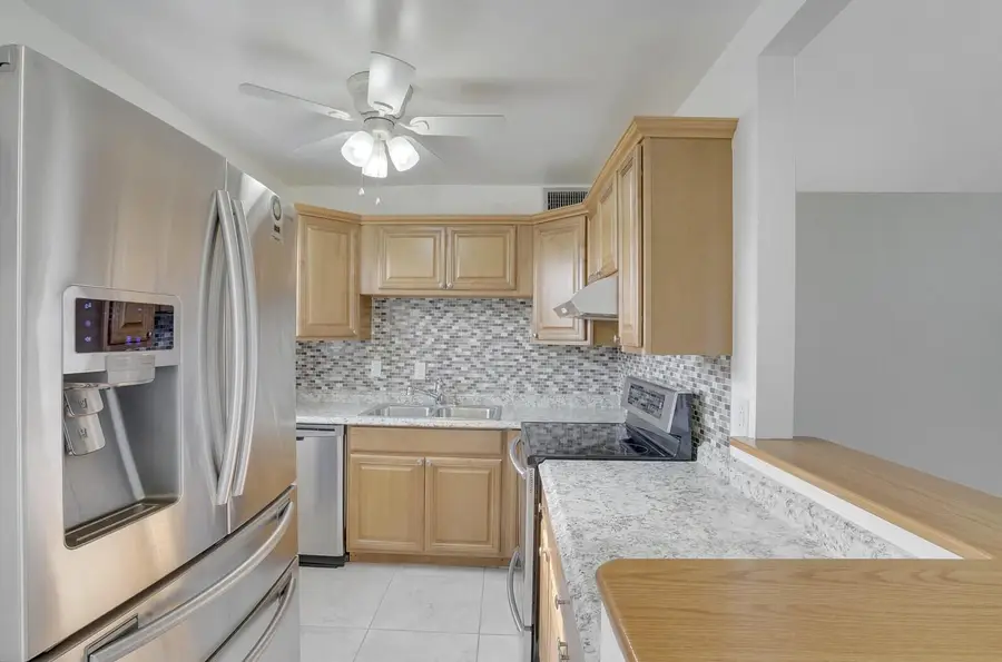 136 Somerset G, West Palm Beach, FL 33417 - #3