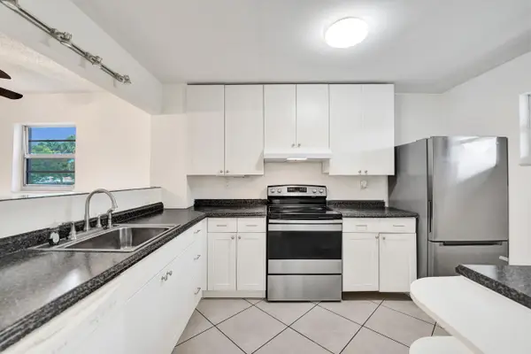 1100 NW 87th Avenue #208, Coral Springs, FL 33071