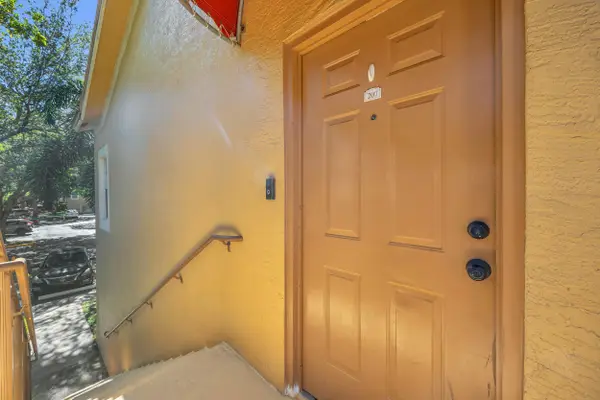 4241 San Marino Boulevard #207, West Palm Beach, FL 33409