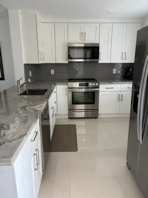 424 SE 10th Street #203, Dania Beach, FL 33004