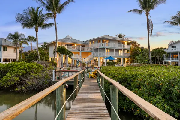 8 Herons Nest, Sewalls Point, FL 34996