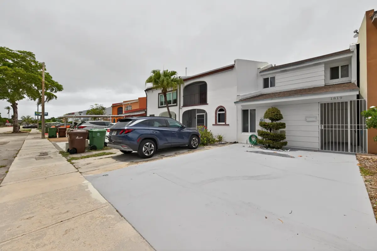 1819 W 68th Street, Hialeah, FL 33014 - #1