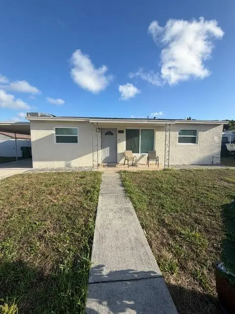 320 Winged Foot Road, Palm Springs, FL 33461