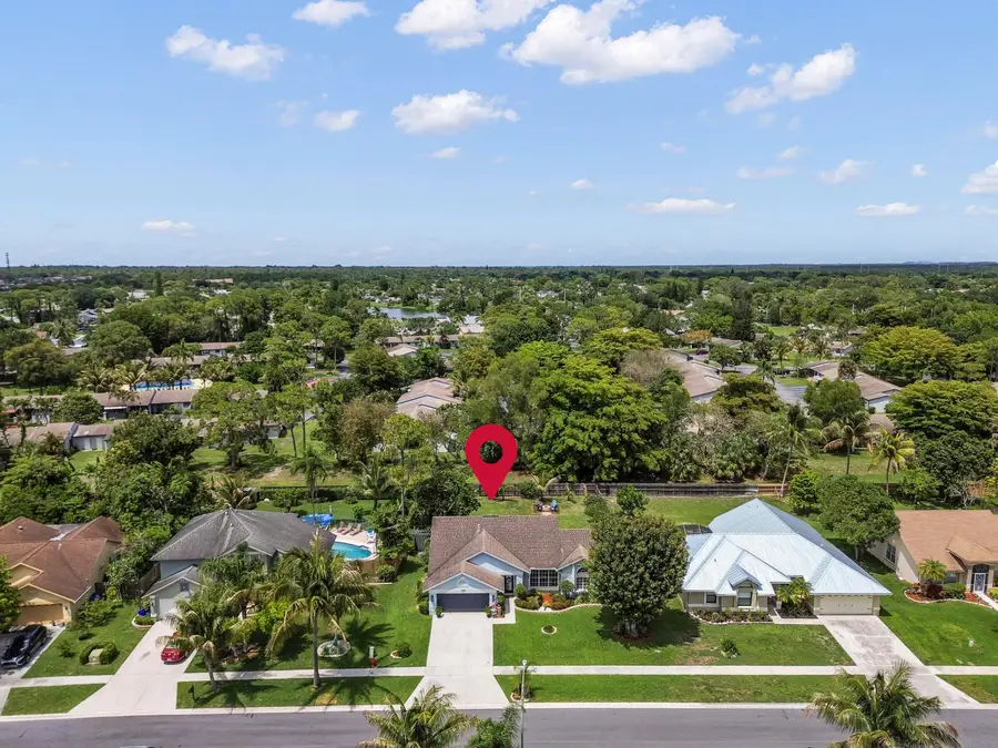 118 Royal Pine Circle N, Royal Palm Beach, FL 33411 - #2