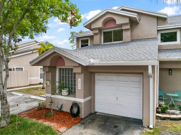2030 Discovery Circle E, Deerfield Beach, FL 33442