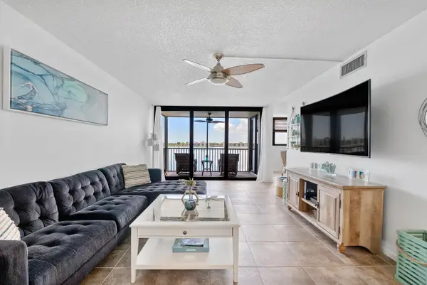 106 Lake Emerald Drive #308, Oakland Park, FL 33309