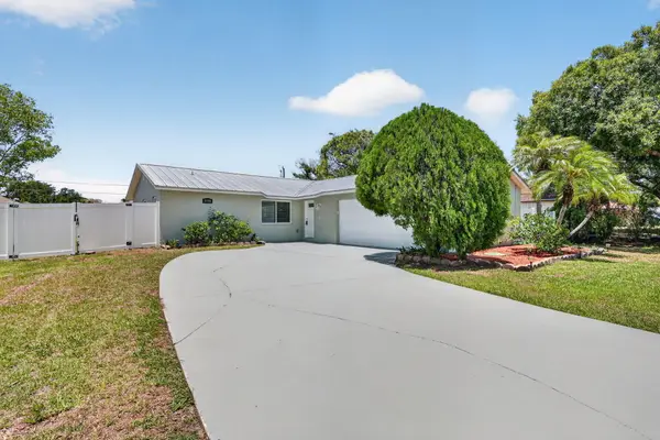 2190 SW Kail Street, Port St Lucie, FL 34984