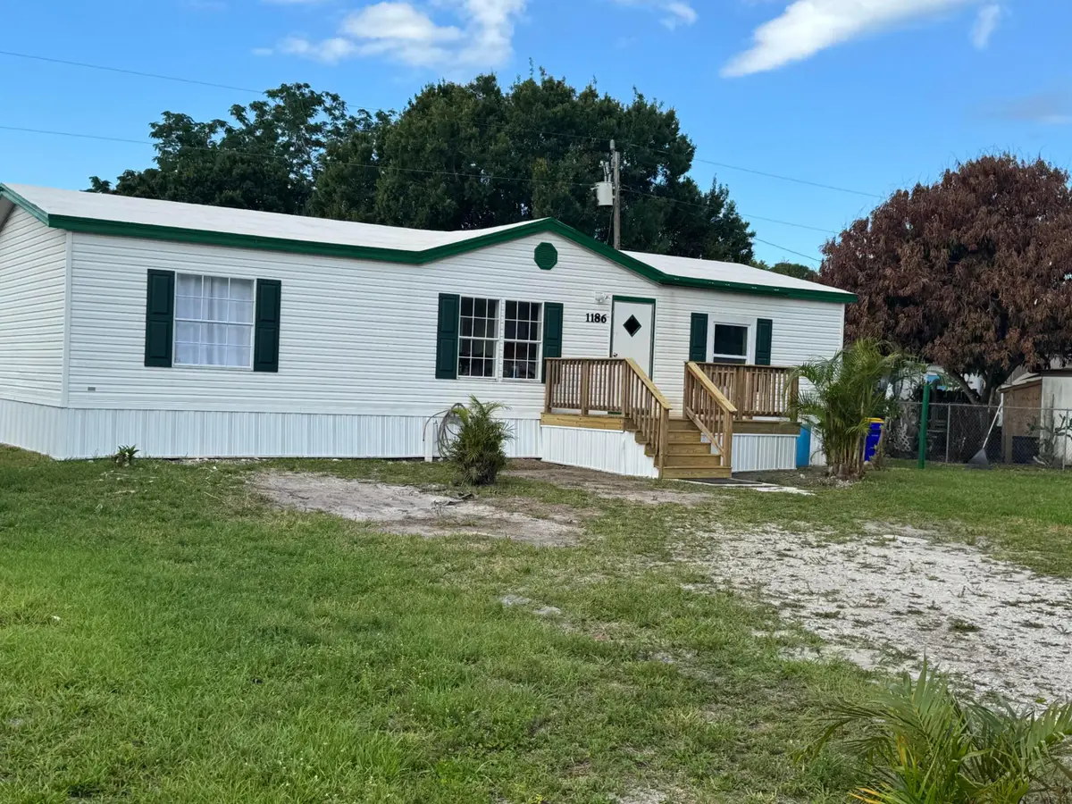 1186 SW Tropical Terrace, Stuart, FL 34997 - #1