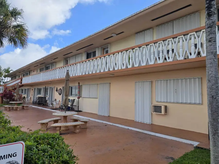 1000 SW 10th Avenue Sw #19p, Hallandale Beach, FL 33009 - #2