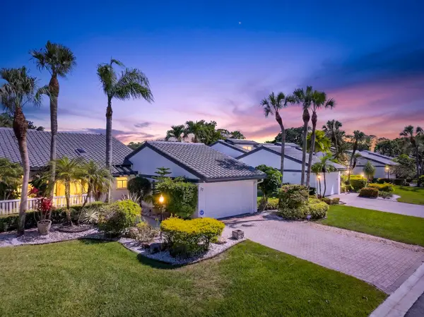 17 Villa Lane, Boynton Beach, FL 33436