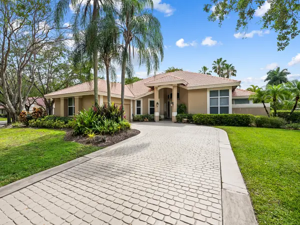 1207 Manor Drive S, Weston, FL 33326