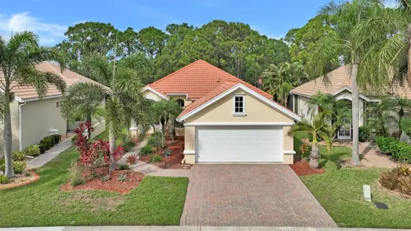 898 SW Munjack Circle, Port St Lucie, FL 34986